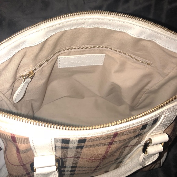 Authentic Burberry purse - Picture 6 of 8